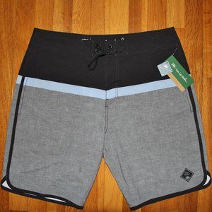 Travis Mathew Level Five Heat Board Shorts Men 36 Swim Trunks